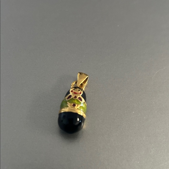 Joan Rivers Signed Egg Pendant - Picture 1 of 3